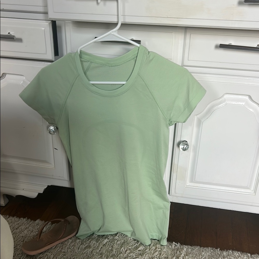 Lululemon Athletica Fitted Green Short Sleeve Tee